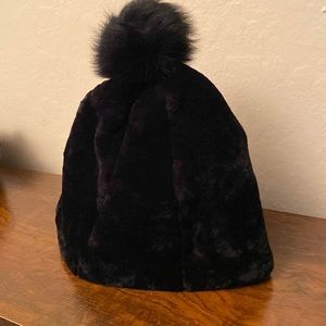 UGG Black Solid Sheepskin Beanie